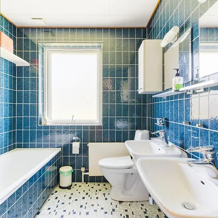 Quiet Close To Everything Apartman